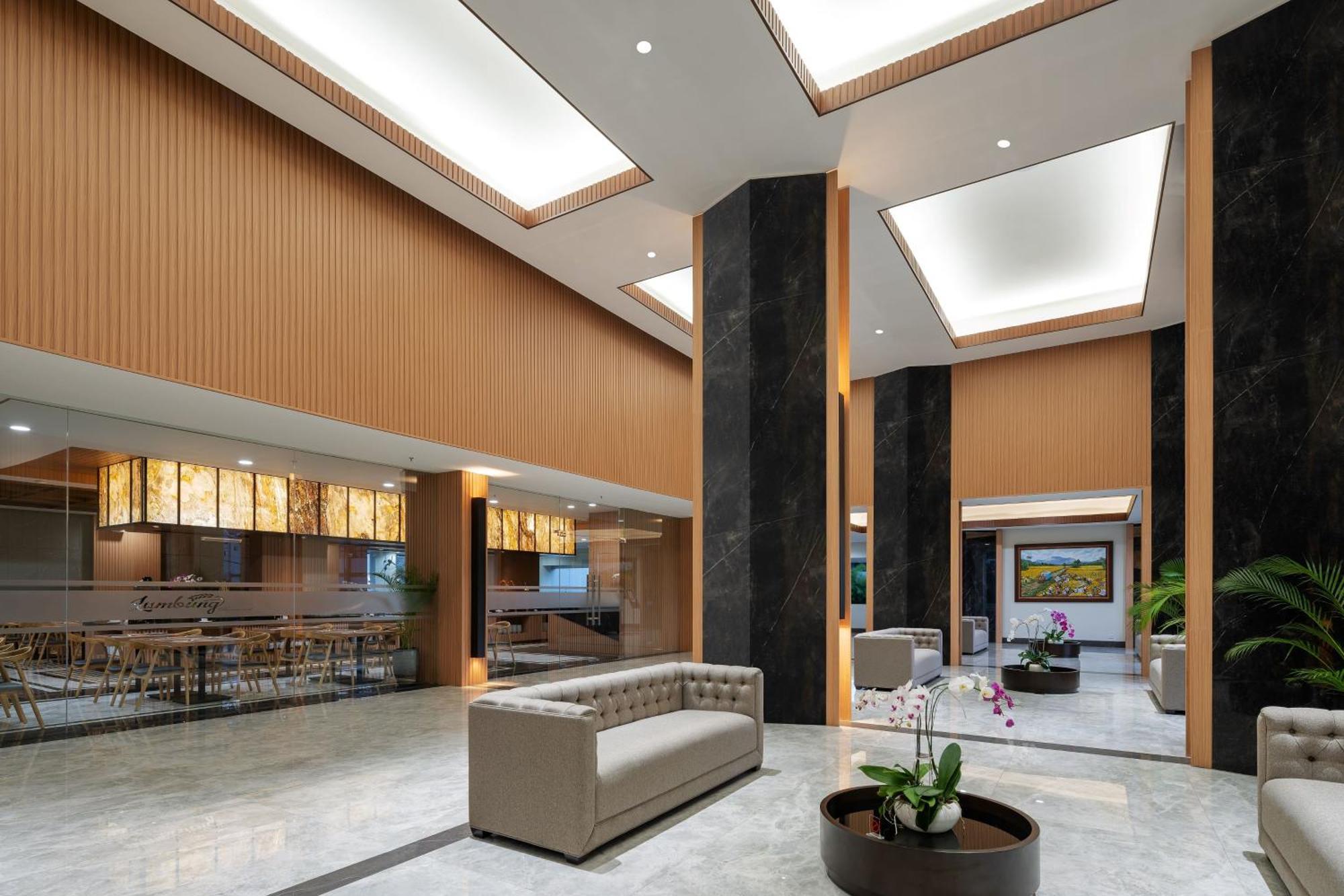 Hotel Santika Blitar Exterior foto