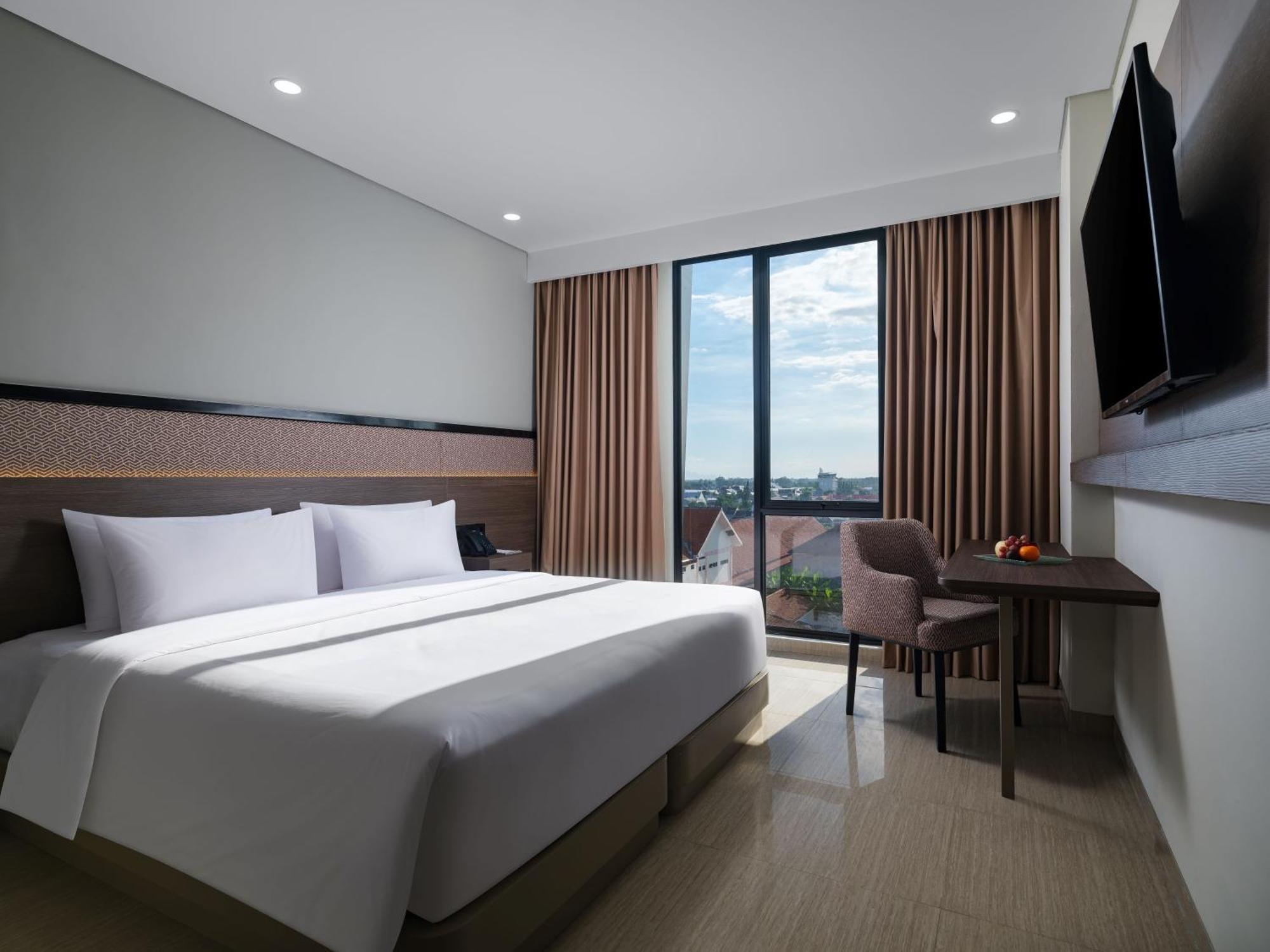Hotel Santika Blitar Exterior foto